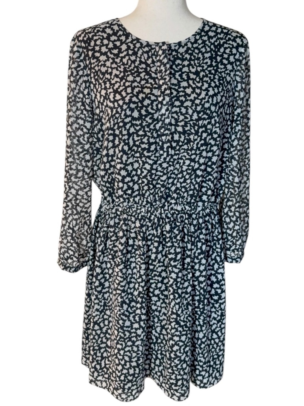 Club Monaco Black White Crepe Dress Elastic Waist Sheer Sleeve Size 8